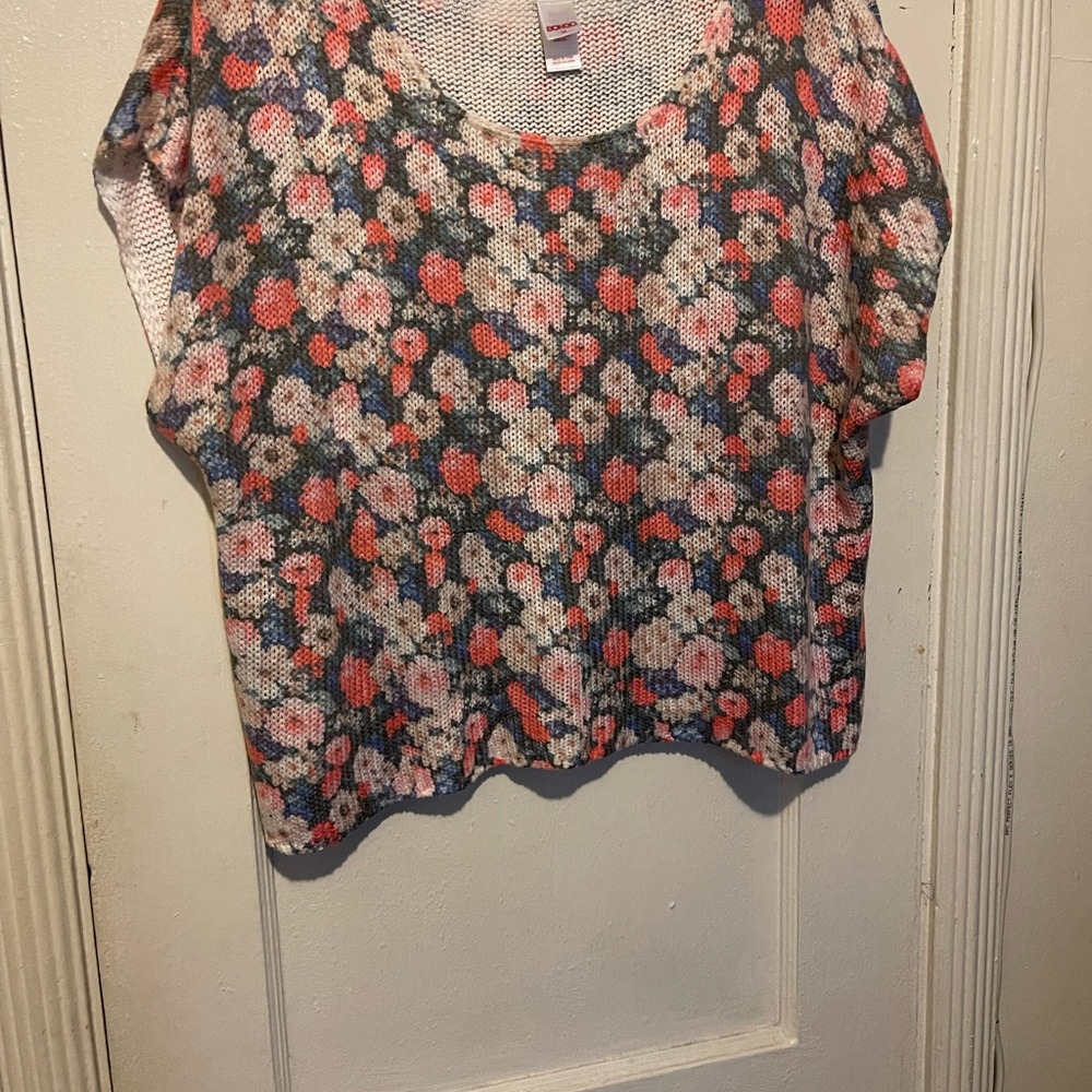 Floral Knit Scoop Neck Top - Coral & Navy